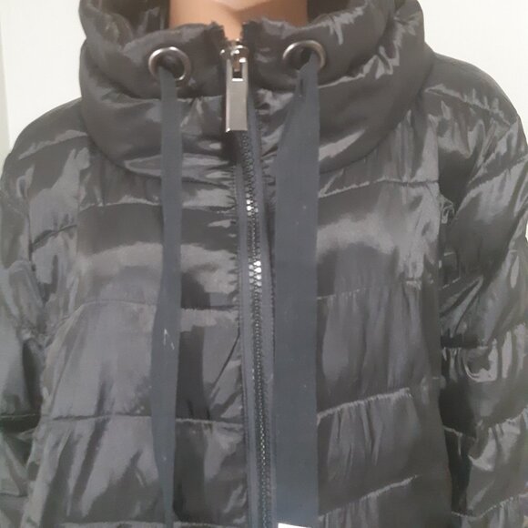Nuage Luxury Puffer Jacket Size XL Unique Style Light weighted - Picture 3 of 16